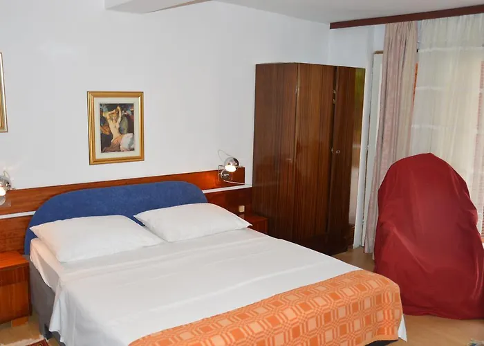 Apartment Hous Mira