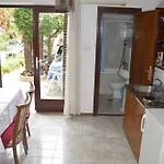 Hous Mira